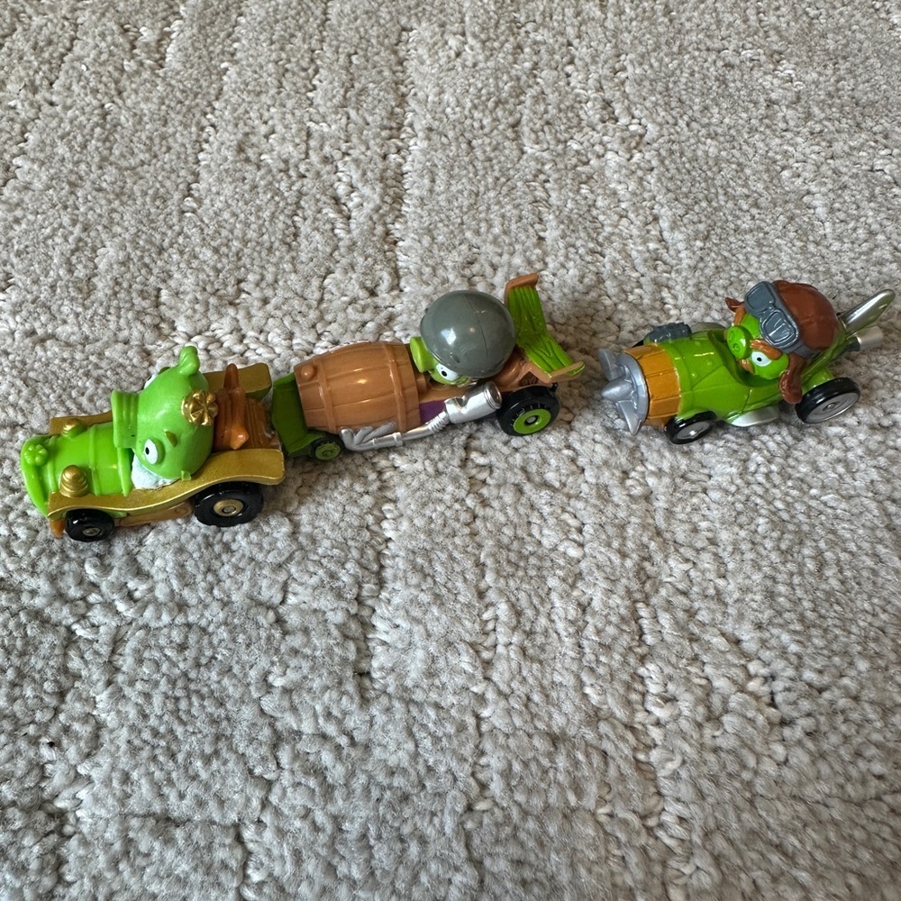 Green Pig Angry Birds Telepod Racer Set - Picture 2 of 3